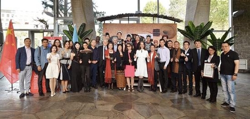 黎锦辉映巴黎 联合国教科文组织总部里的海南非遗之光